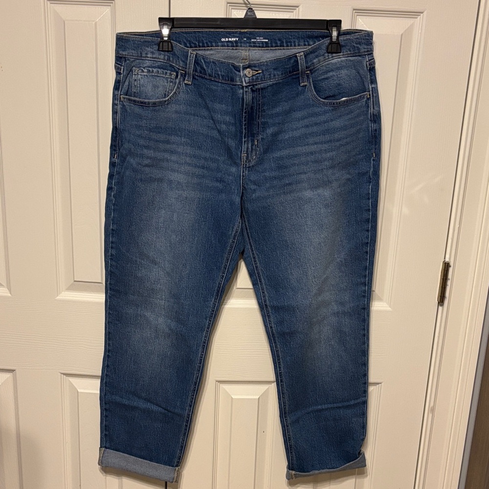 Old Navy Plus Mid-Rise Wow Boyfriend Jeans